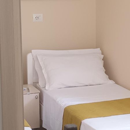 Holiday House Durrës Eksteriør bilde