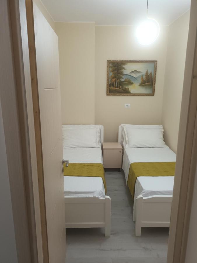 Holiday House Durrës Eksteriør bilde