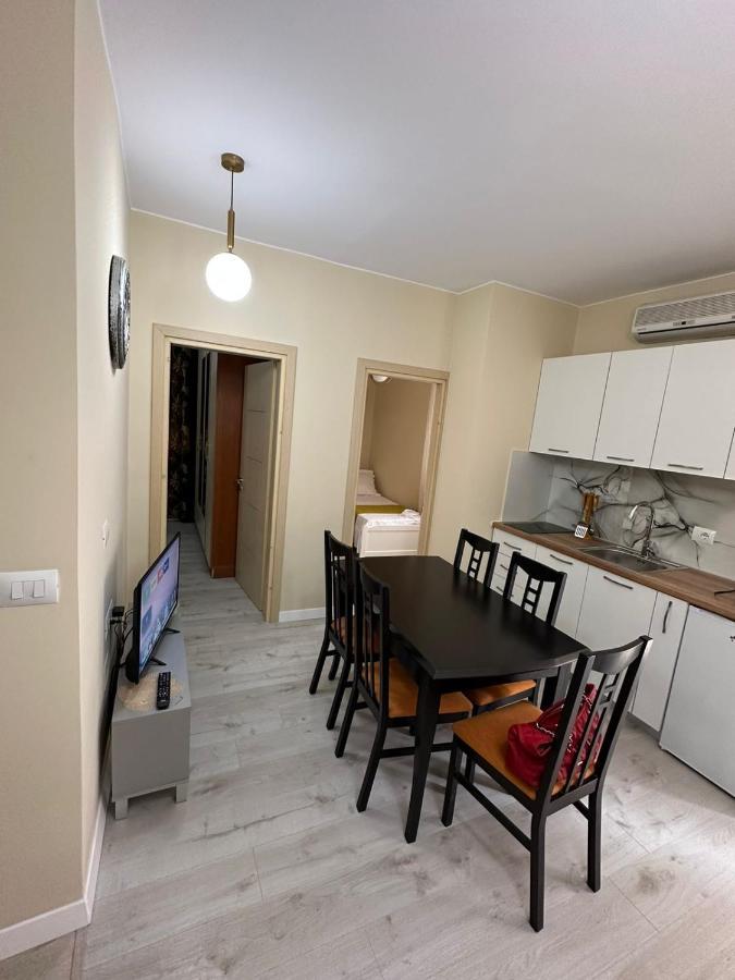Holiday House Durrës Eksteriør bilde
