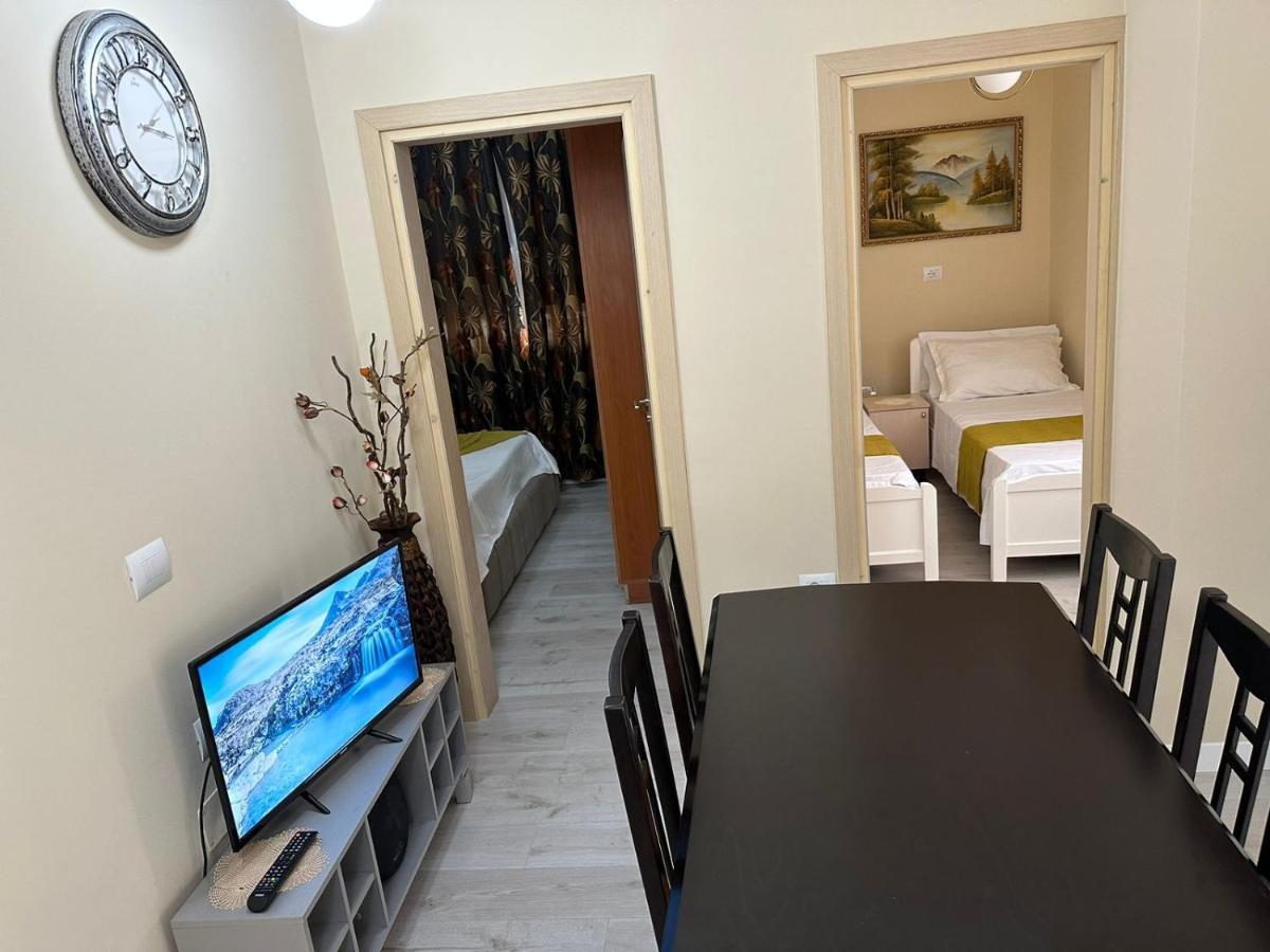 Holiday House Durrës Eksteriør bilde
