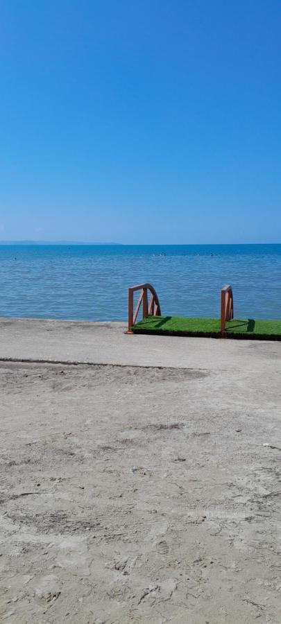 Holiday House Durrës Eksteriør bilde